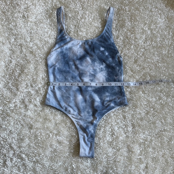 Bikini - Picture 4 of 6